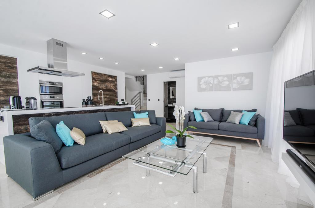 ベナルマデナGorgeous 170 Sq.M. Penthouse With Sea View Terracesアパートメント エクステリア 写真
