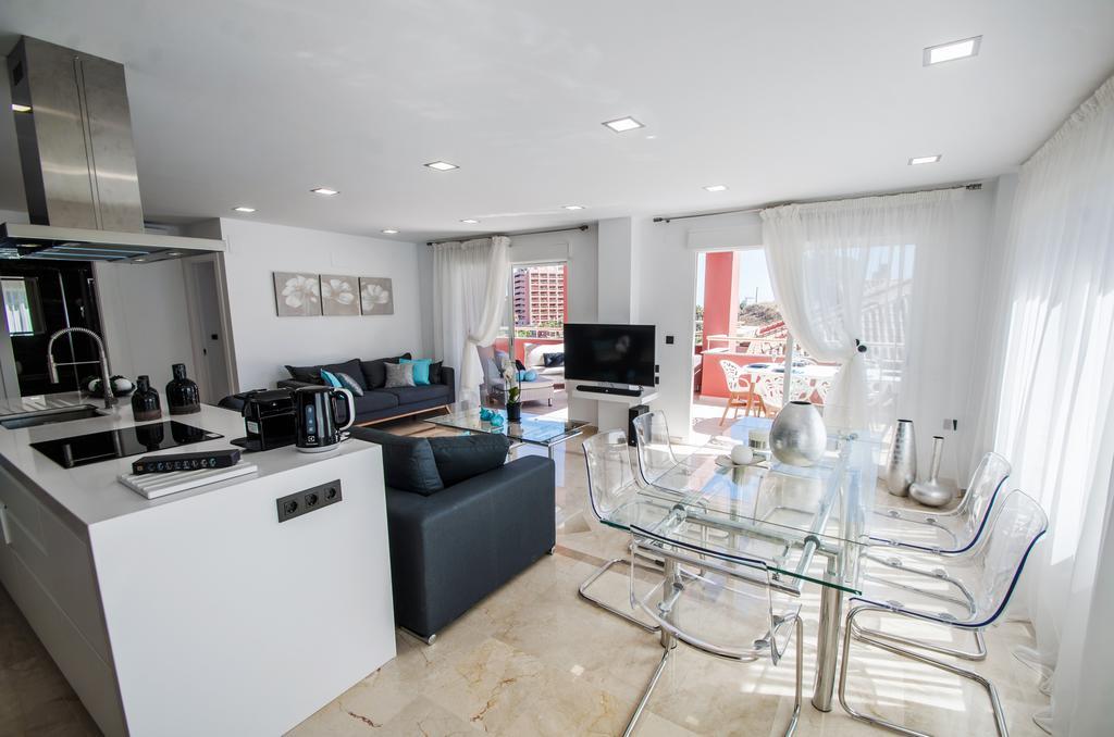 ベナルマデナGorgeous 170 Sq.M. Penthouse With Sea View Terracesアパートメント エクステリア 写真