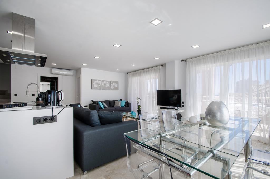 ベナルマデナGorgeous 170 Sq.M. Penthouse With Sea View Terracesアパートメント エクステリア 写真
