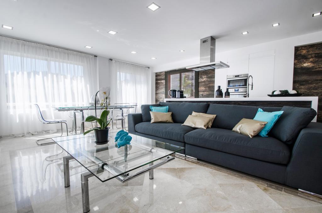 ベナルマデナGorgeous 170 Sq.M. Penthouse With Sea View Terracesアパートメント エクステリア 写真